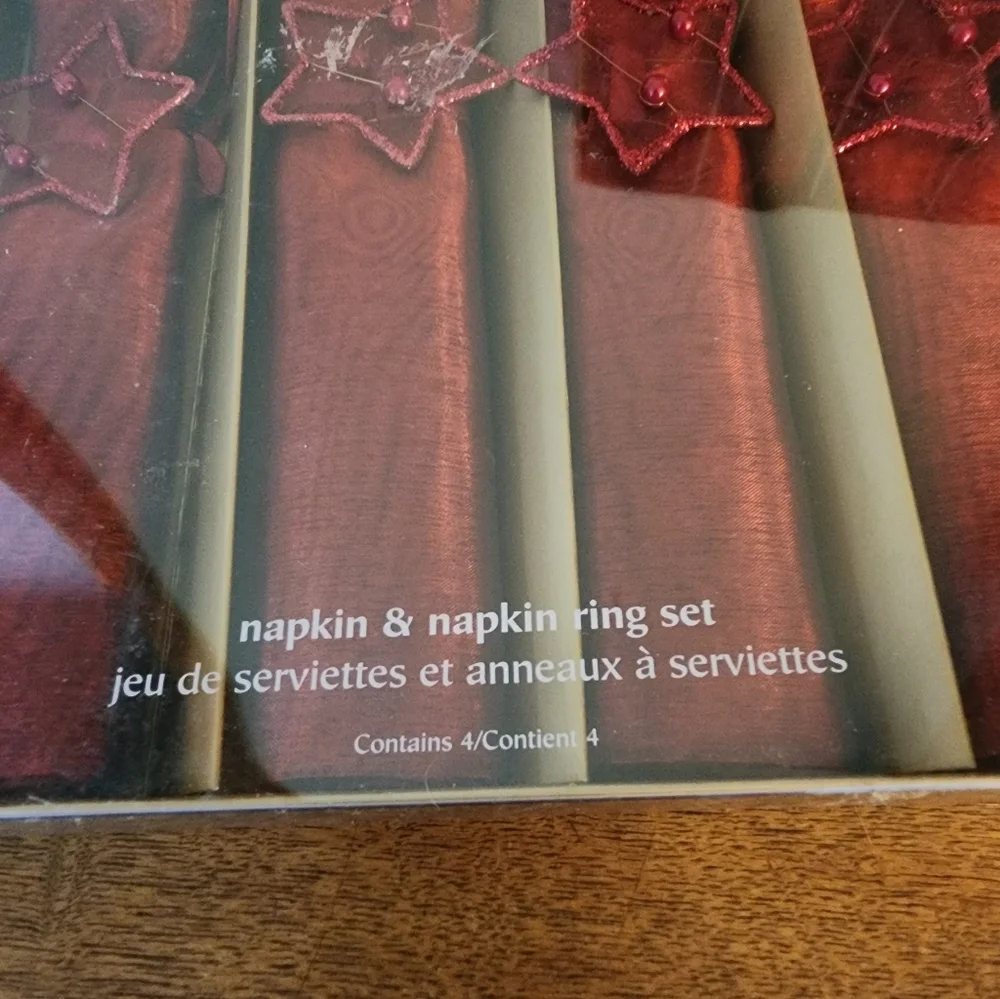 3/$15 Pier 1 Napkin And Ring Set